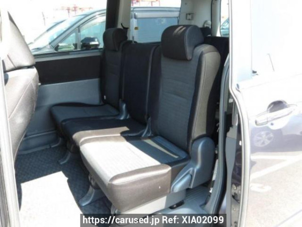 Used 2008 AT toyota voxy ZRR70W Image[12]