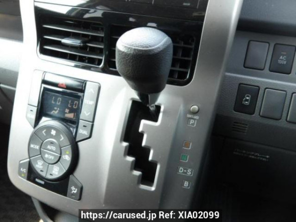 Used 2008 AT toyota voxy ZRR70W Image[22]