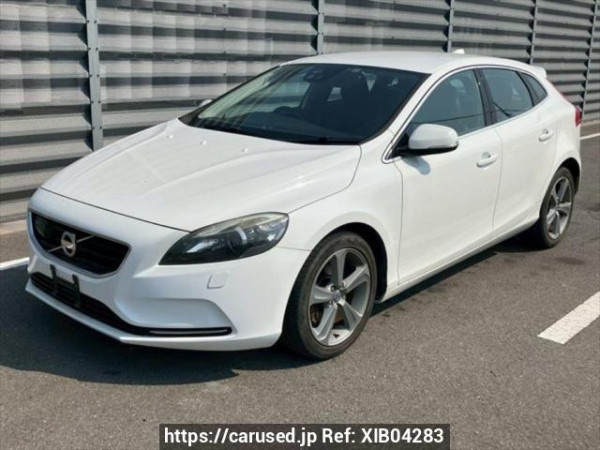 Used 2014 AT volvo v40 MB4164T Image[2]