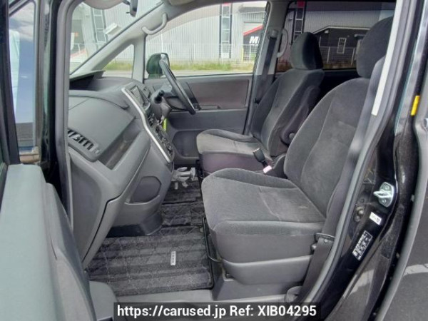 Used 2008 AT toyota voxy ZRR70G Image[14]