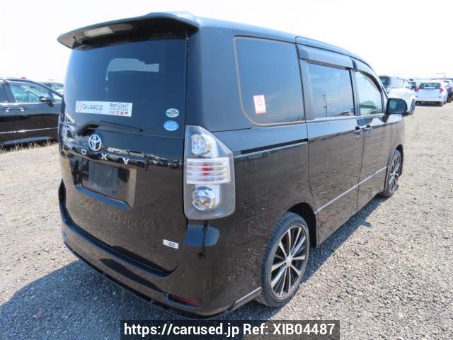 Comprar usado 2007 Toyota Voxy ZRR70W (XIB04487) - Carused.jp