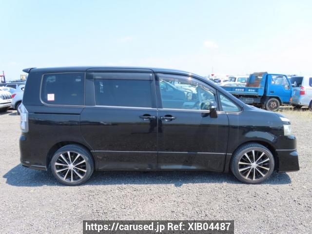 Comprar usado 2007 Toyota Voxy ZRR70W (XIB04487) - Carused.jp