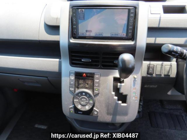 Used 2007 AT toyota voxy ZRR70W Image[27]