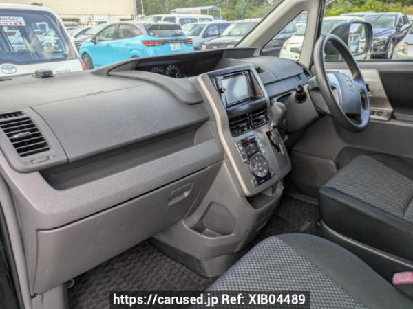 Used 2007 AT toyota noah ZRR70W Image[9]