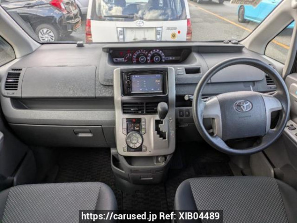 Used 2007 AT toyota noah ZRR70W Image[14]