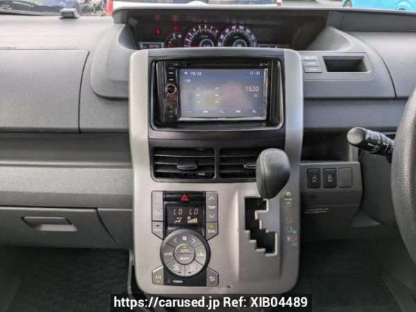 Used 2007 AT toyota noah ZRR70W Image[17]