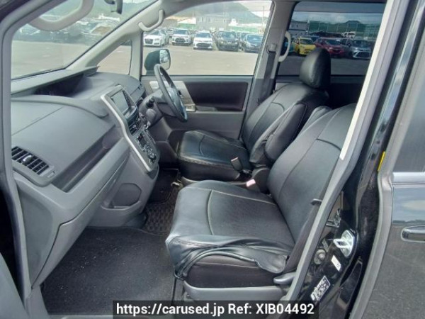 Used 2008 AT toyota voxy ZRR70W Image[13]