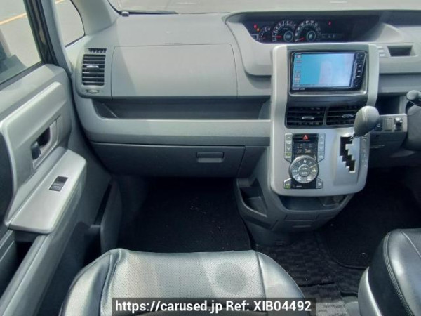 Used 2008 AT toyota voxy ZRR70W Image[18]