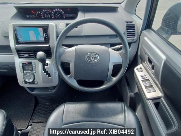 Used 2008 AT toyota voxy ZRR70W Image[19]