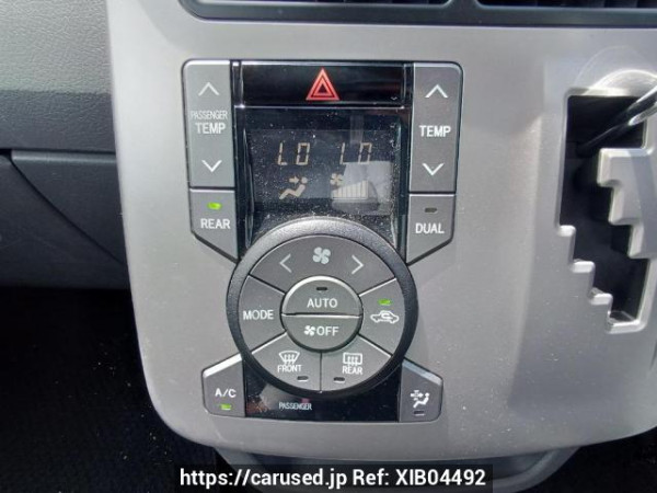 Used 2008 AT toyota voxy ZRR70W Image[23]