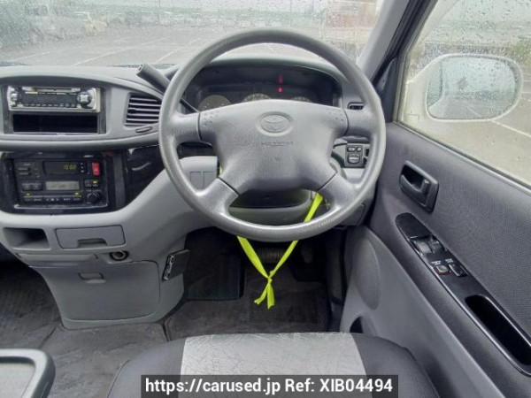 Used 2001 AT toyota regius-wagon RCH41W Image[17]