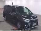 Toyota Voxy ZWR80W