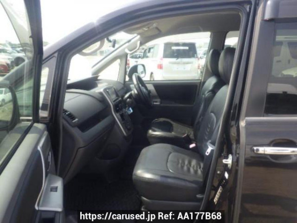 Used 2009 AT toyota voxy ZRR70W Image[12]