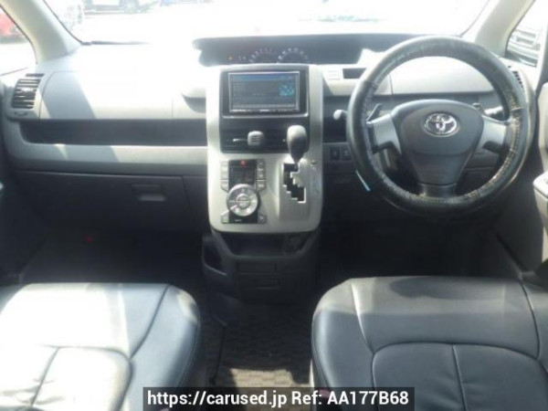 Used 2009 AT toyota voxy ZRR70W Image[16]