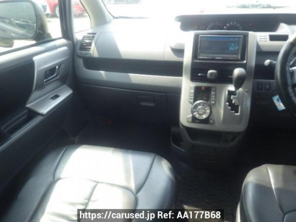 Used 2009 AT toyota voxy ZRR70W Image[17]