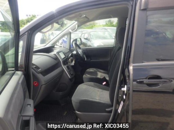 Used 2009 AT toyota noah ZRR70G Image[12]