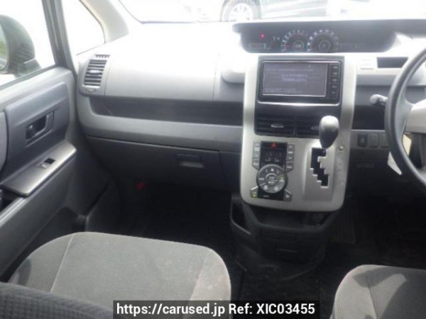 Used 2009 AT toyota noah ZRR70G Image[17]