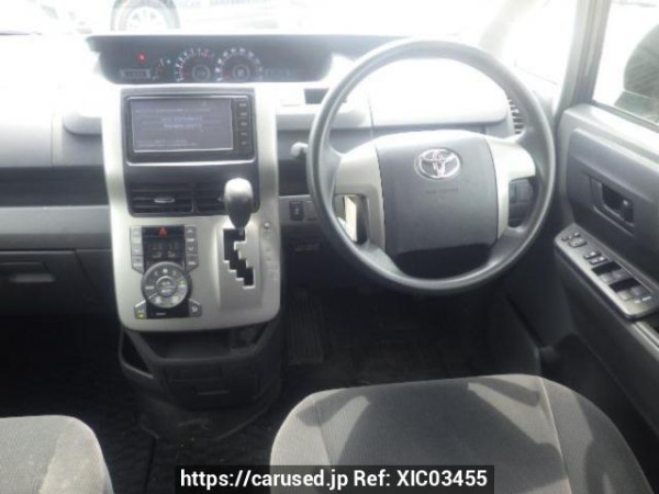 Used 2009 AT toyota noah ZRR70G Image[18]