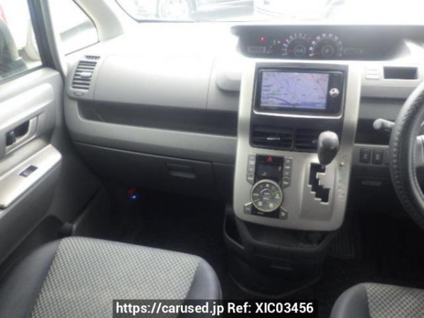 Used 2008 AT toyota noah ZRR70W Image[17]