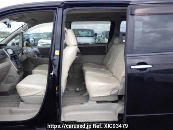 Used 2009 AT toyota noah ZRR70W Image[20]