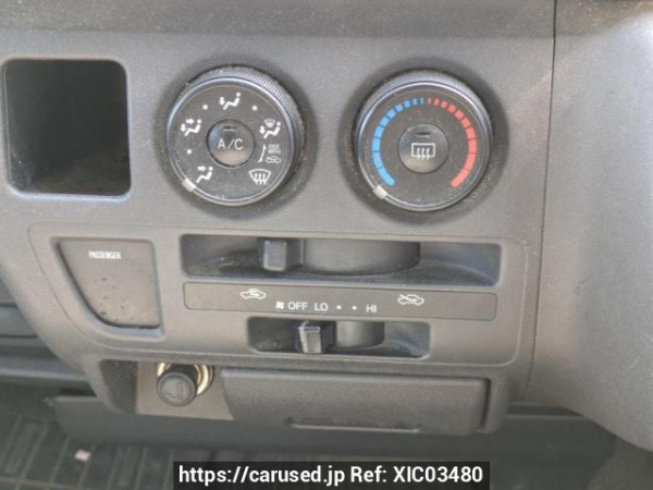 Used 2004 AT toyota hiace-van KDH205V Image[26]