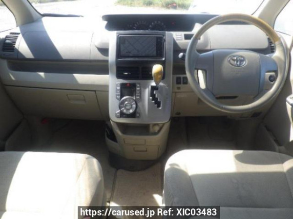 Used 2009 AT toyota noah ZRR70W Image[16]