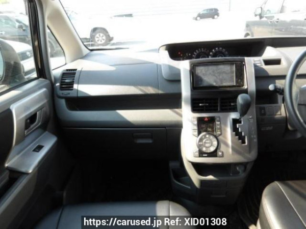 Used 2008 AT toyota voxy ZRR70W Image[17]