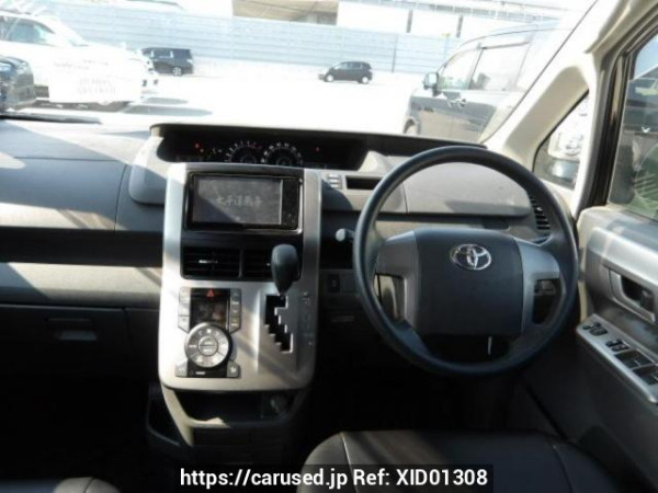 Used 2008 AT toyota voxy ZRR70W Image[18]
