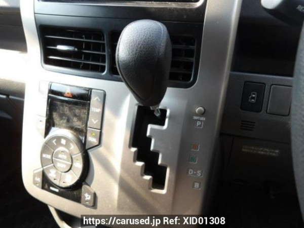 Used 2008 AT toyota voxy ZRR70W Image[24]