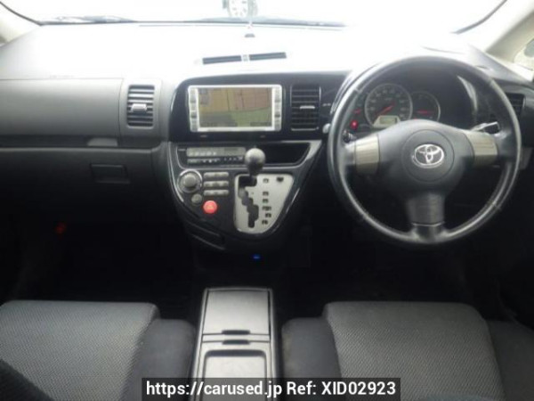 Used 2005 AT toyota wish ZNE10G Image[16]