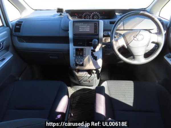 Used 2009 AT toyota voxy ZRR75W Image[21]