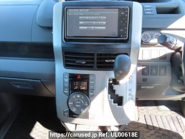 Used 2009 AT toyota voxy ZRR75W Image[26]