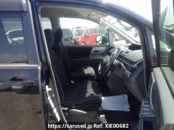 Used 2007 AT toyota voxy ZRR70W Image[11]