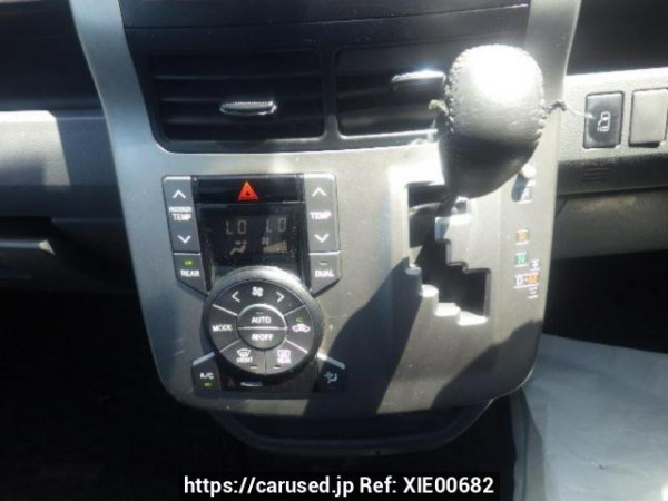 Used 2007 AT toyota voxy ZRR70W Image[21]