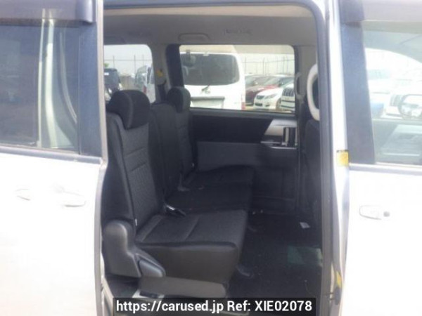 Used 2009 AT toyota noah ZRR70W Image[13]
