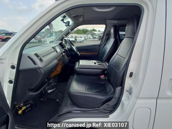Used 2005 AT toyota regiusace-van KDH200V Image[13]