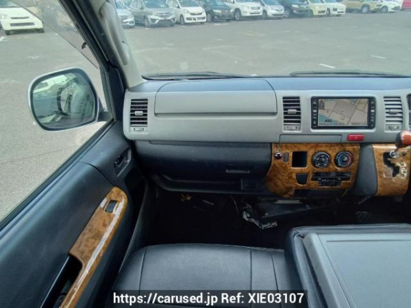 Used 2005 AT toyota regiusace-van KDH200V Image[17]