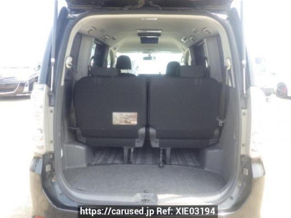 Used 2007 AT toyota voxy ZRR70W Image[8]