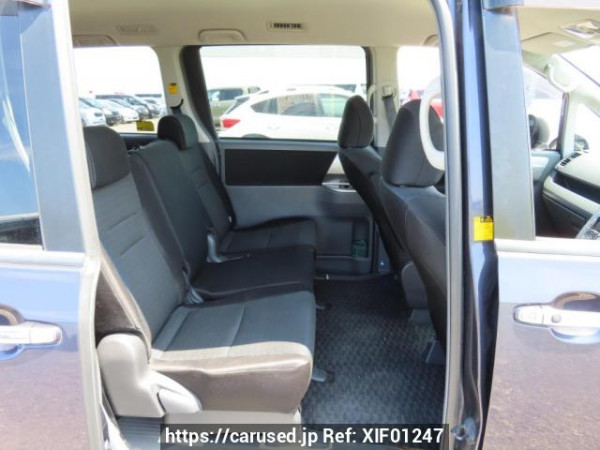 Used 2008 AT toyota voxy ZRR70W Image[14]