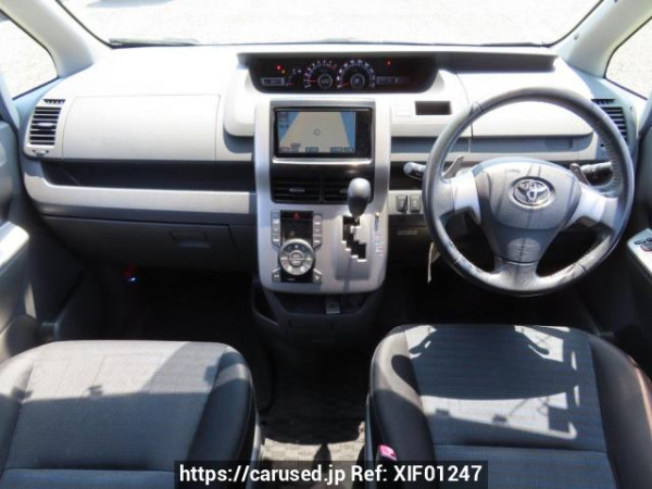 Used 2008 AT toyota voxy ZRR70W Image[21]
