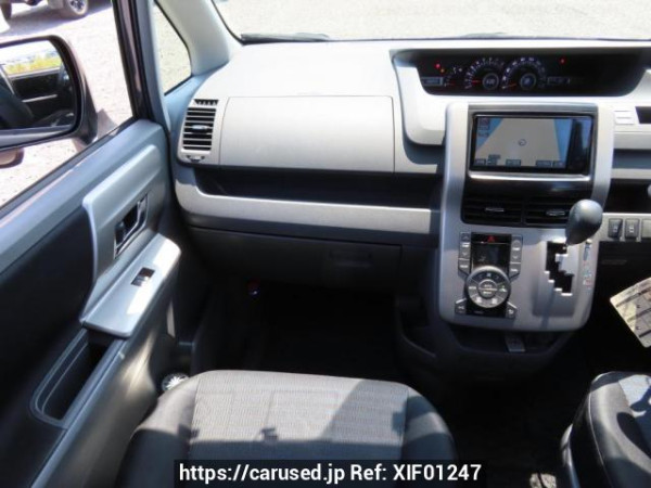 Used 2008 AT toyota voxy ZRR70W Image[22]