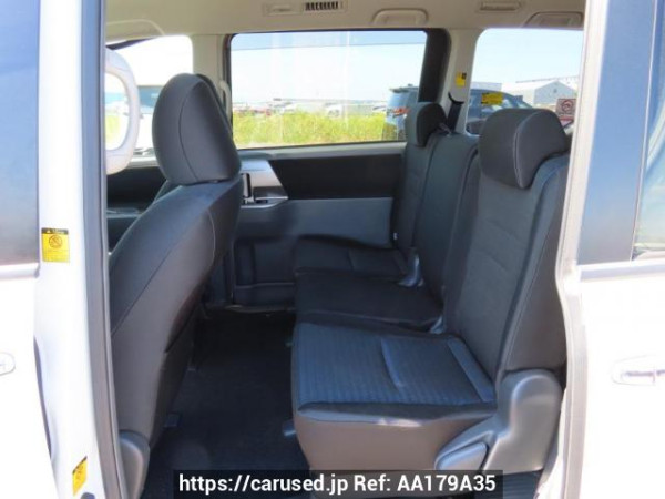 Used 2010 AT toyota voxy ZRR70W Image[17]