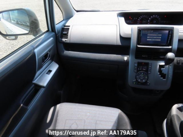 Used 2010 AT toyota voxy ZRR70W Image[22]