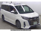 Toyota Noah ZRR80W