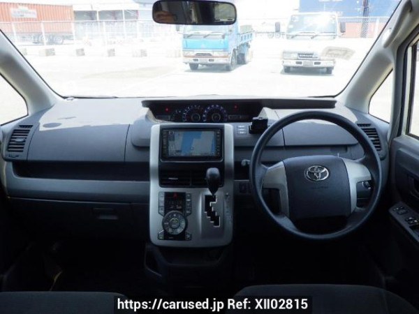 Used 2007 AT toyota noah ZRR70G Image[16]
