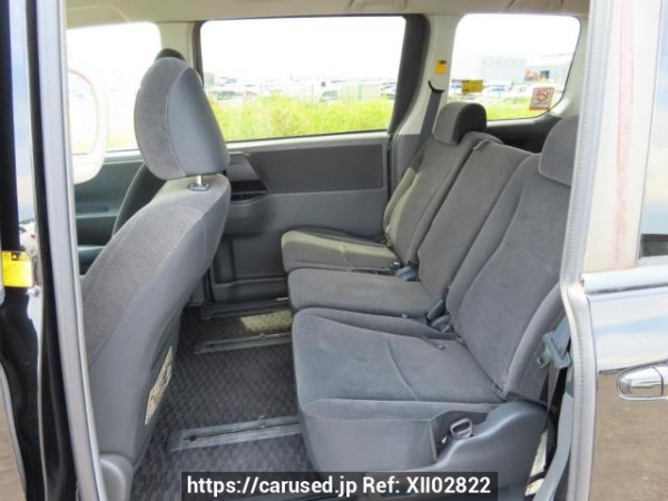 Used 2007 AT toyota noah ZRR70G Image[17]