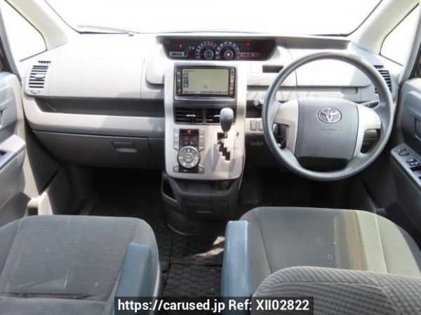 Used 2007 AT toyota noah ZRR70G Image[21]