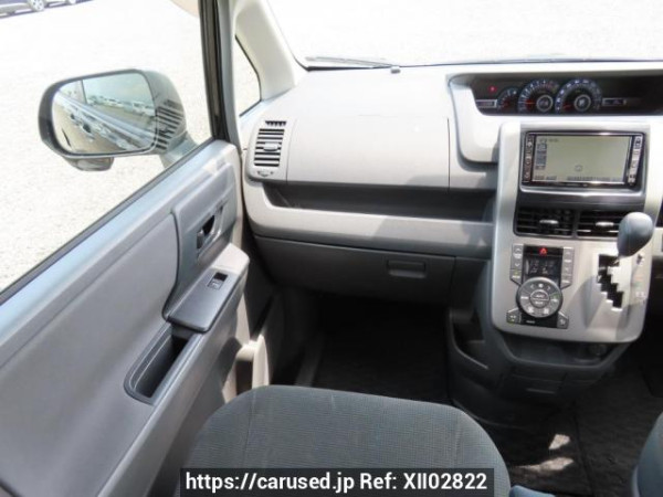 Used 2007 AT toyota noah ZRR70G Image[22]