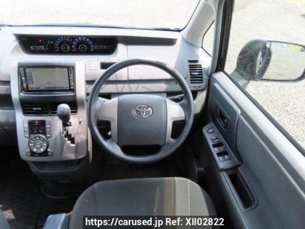 Used 2007 AT toyota noah ZRR70G Image[23]