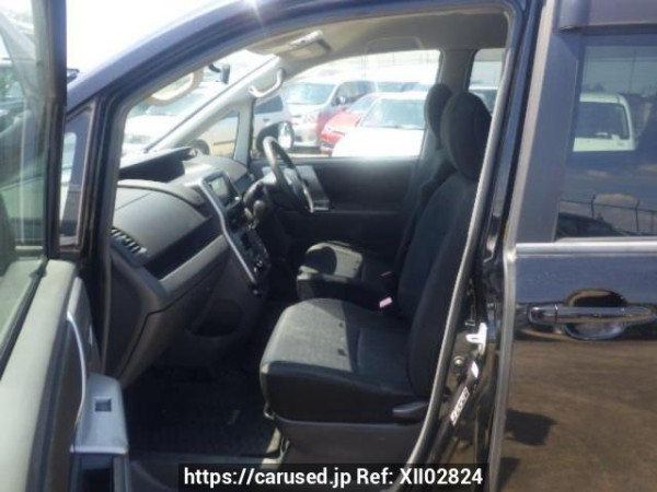 Used 2008 AT toyota voxy ZRR70W Image[12]